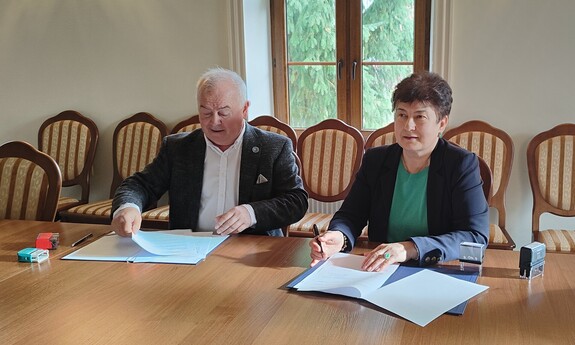 Uczelnia podpisuje porozumienie z Instytutem Genetyki i Biotechnologii Zwierząt Polskiej Akademii Nauk w Jastrzębcu